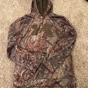 Medium Mossy Oak Duck Blind Under Armour Hoodie